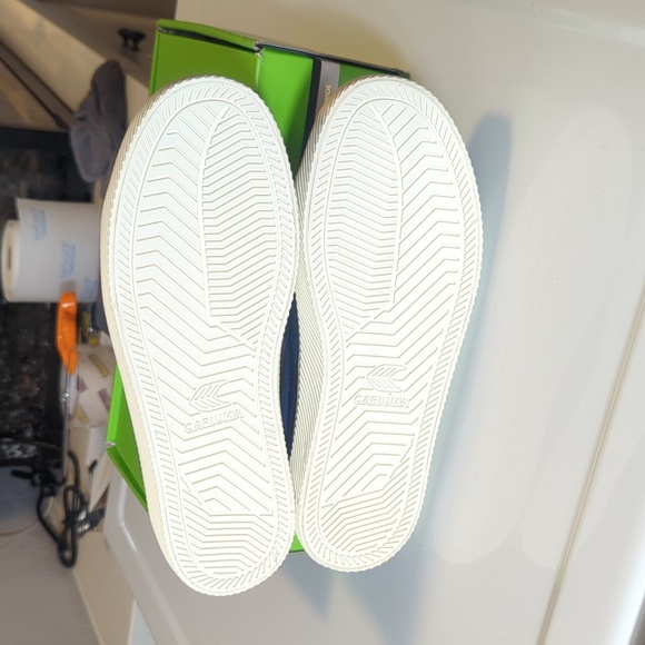 Cariuma (Shadow Blue Canvas/White Sole) 7.5 W - Picture 4 of 9